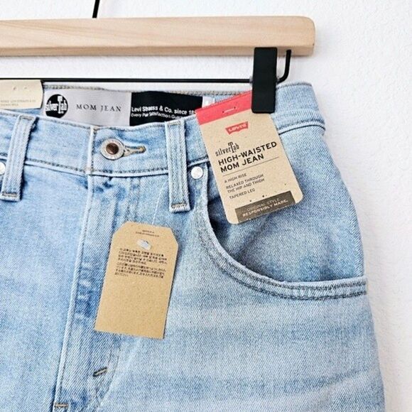 New! Levi's Silvertab High Waisted Mom Jean Distressed Tapered Leg Jeans - Picture 8 of 14